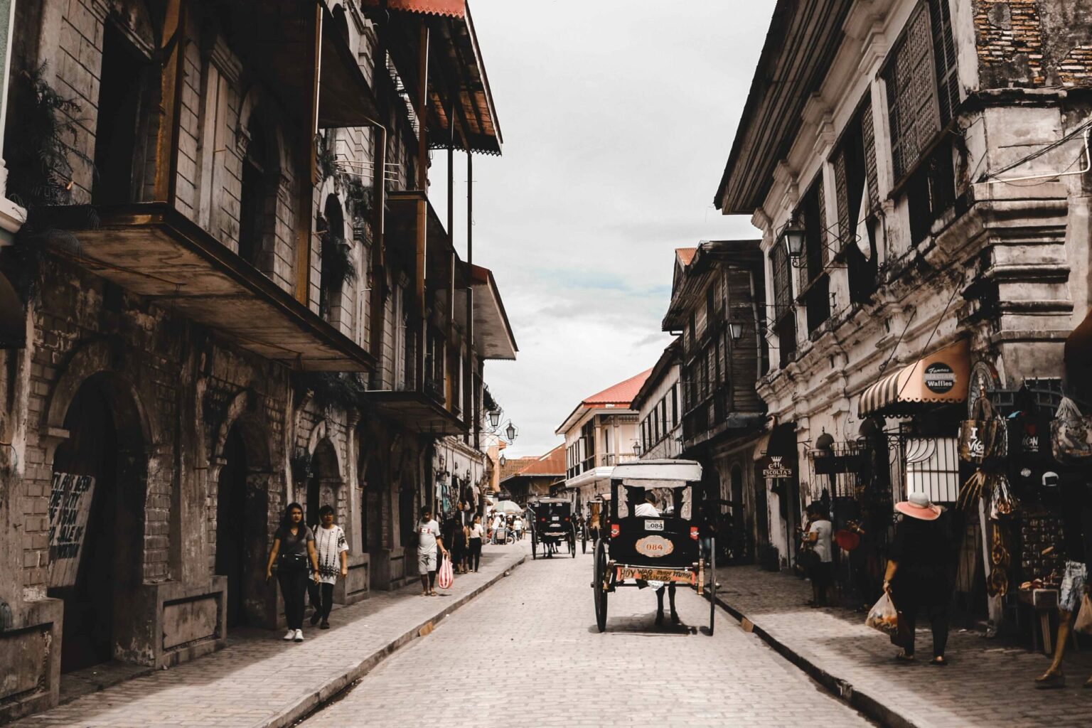 Ilocos Sur Vigan City Heritage & Sightseeing Tour with Horse-Drawn Carriage Ride & Transfers